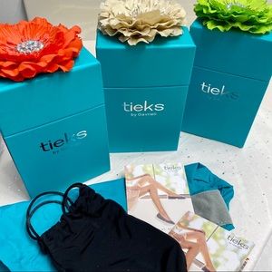 TIEKS Accessories Set 🎁